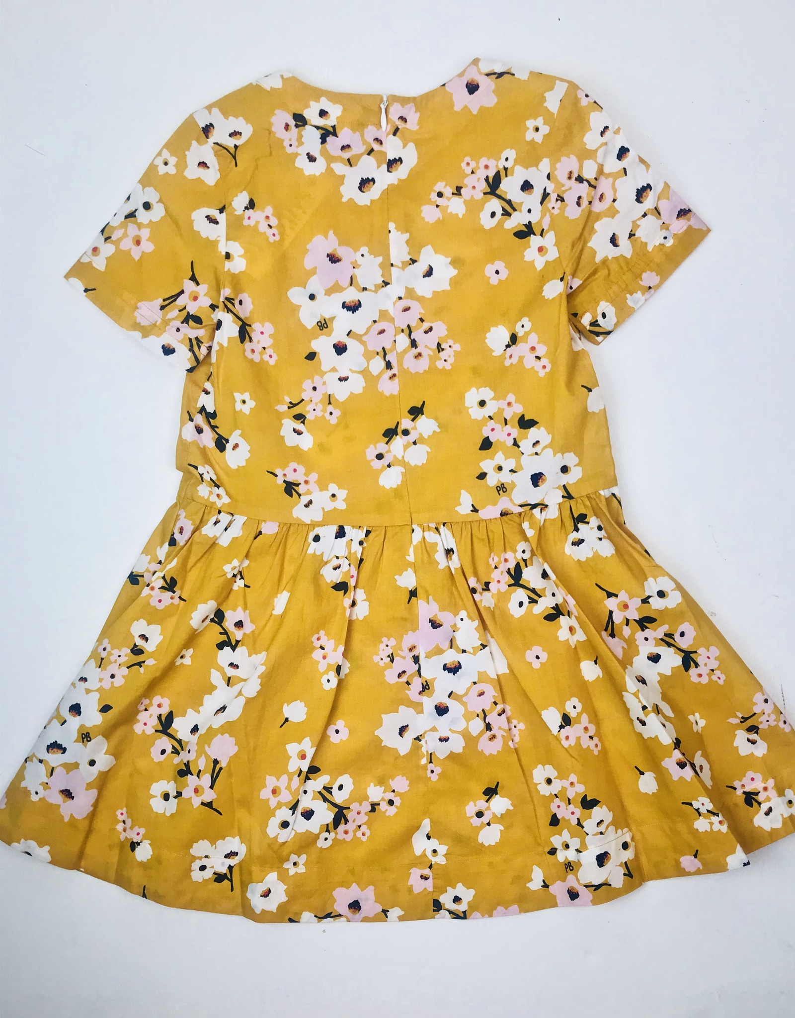 yellow clothes girls