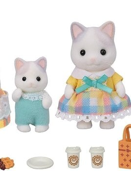 Epoch Everlasting Play Calico Critters Latte Cat Family, 4 Figures