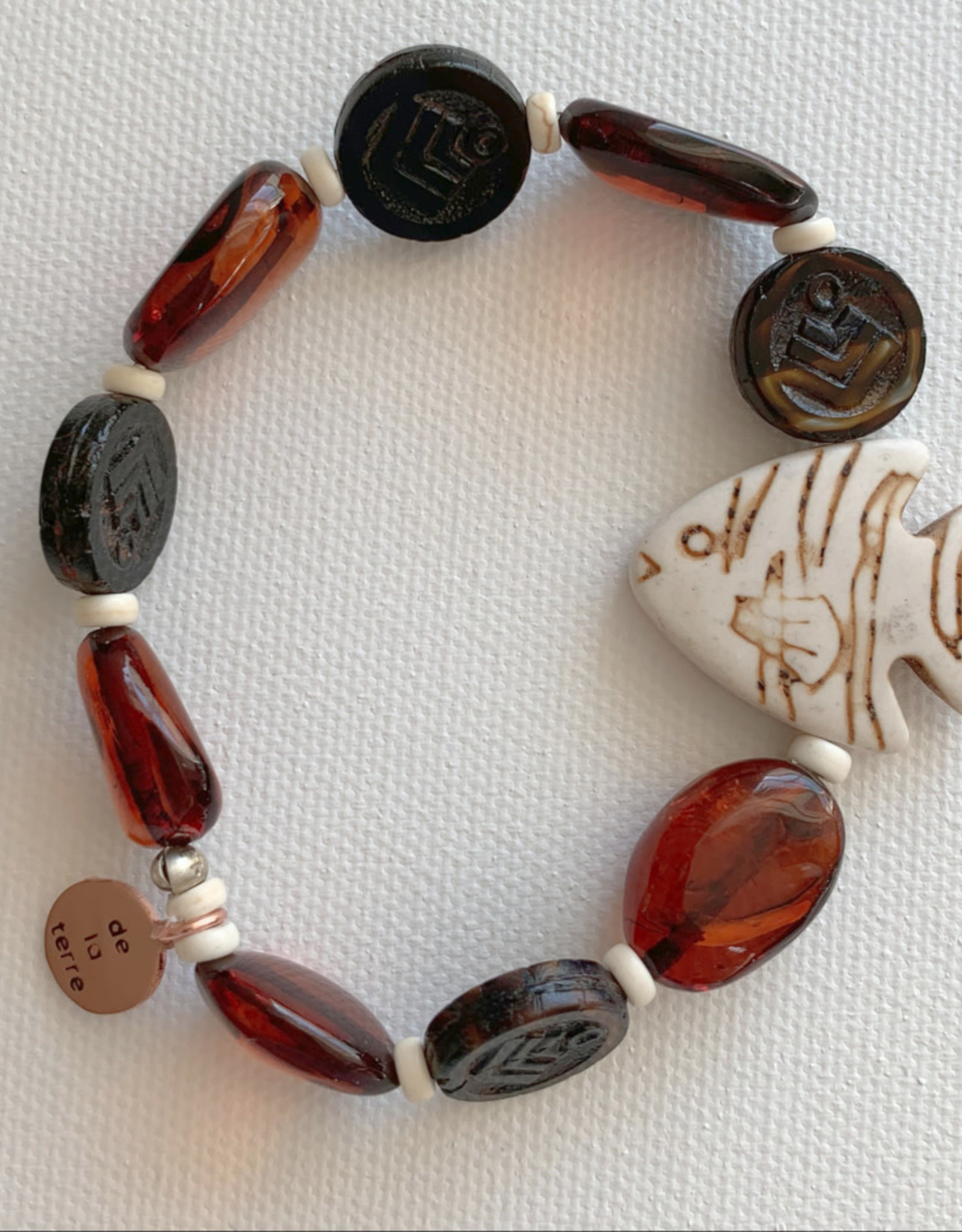 DE LA TERRE CARNELIAN LUCITE CZECH BEAD BONE FISHY BRACELT