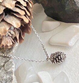 "Fesen" Silver Pinecone Charm Necklace