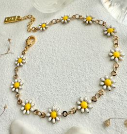 "Daisy Jane" Flower Chain Bracelet in Enamel & Gold