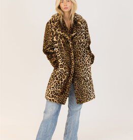 Lyla & Luxe Leo coat