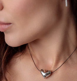 Limlim Short Shiny Heart necklace