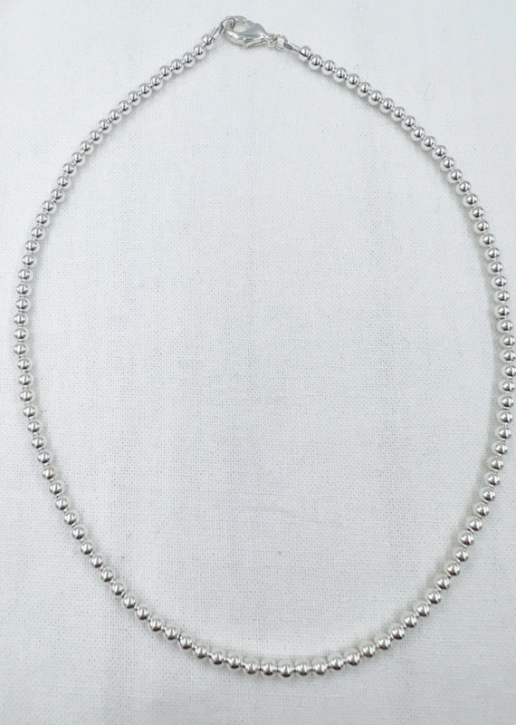 Saskia de Vries Leave-on 4mm necklace