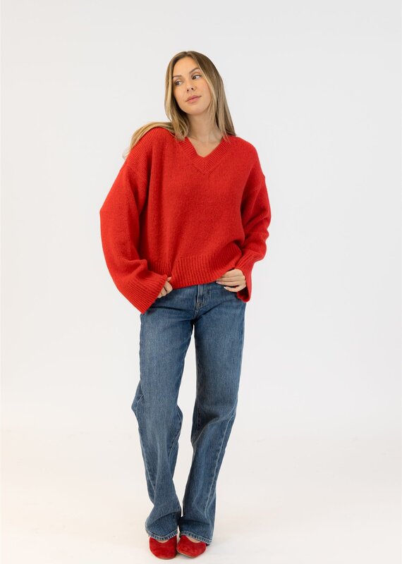 Lyla & Luxe Ettaluxe vneck