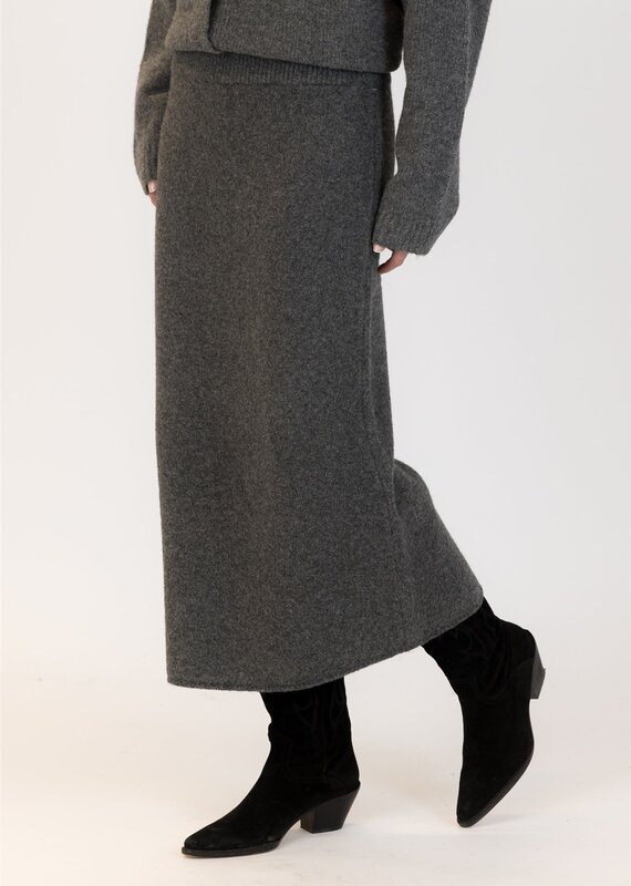 Lyla & Luxe Knoxluxe skirt