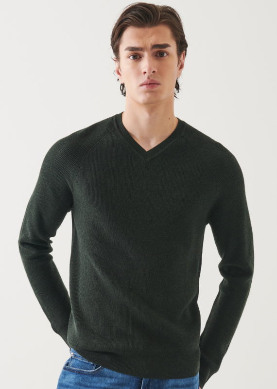 Patrick Assaraf 12GG Merino Fine Rib Vneck