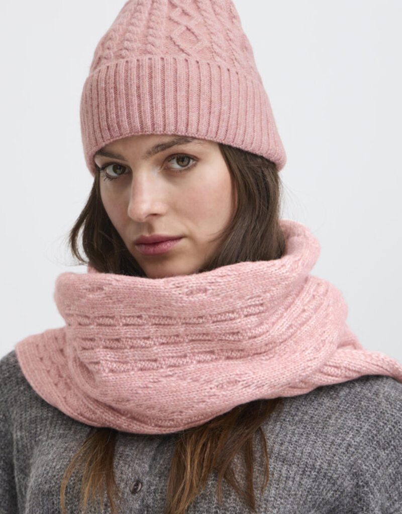 Ichi Ichi Lucy scarf