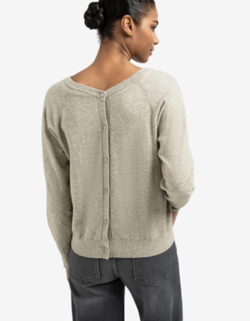 YaYa Yaya Vneck swtr