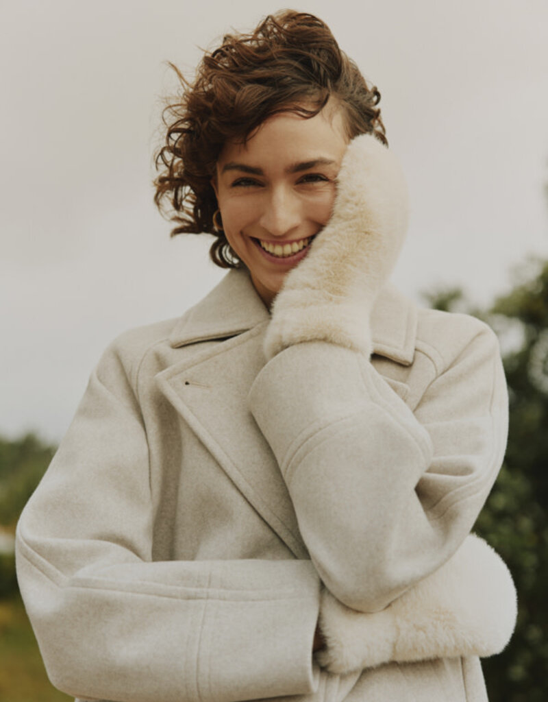 B.Young B. Young Wolfie mitts