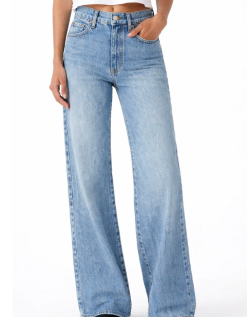 Modern American Mod Am Aniston Lakeshore