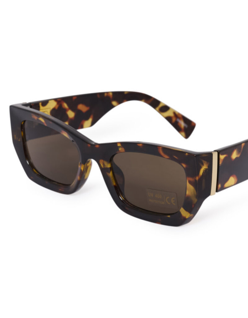 Soaked in Luxury Soaked Niolah sunglasses