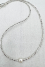 Saskia de Vries Saskia Pearl Leave on necklace