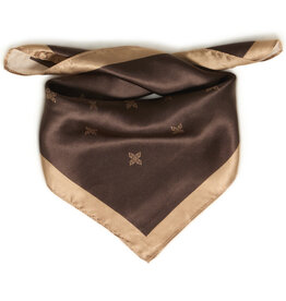 B. Young Wioletta scarf