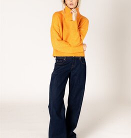 Lyla & Luxe Calli Mock neck