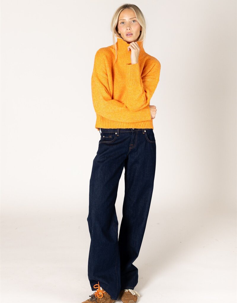 Lyla & Luxe Lyla & Luxe Calli Mock neck