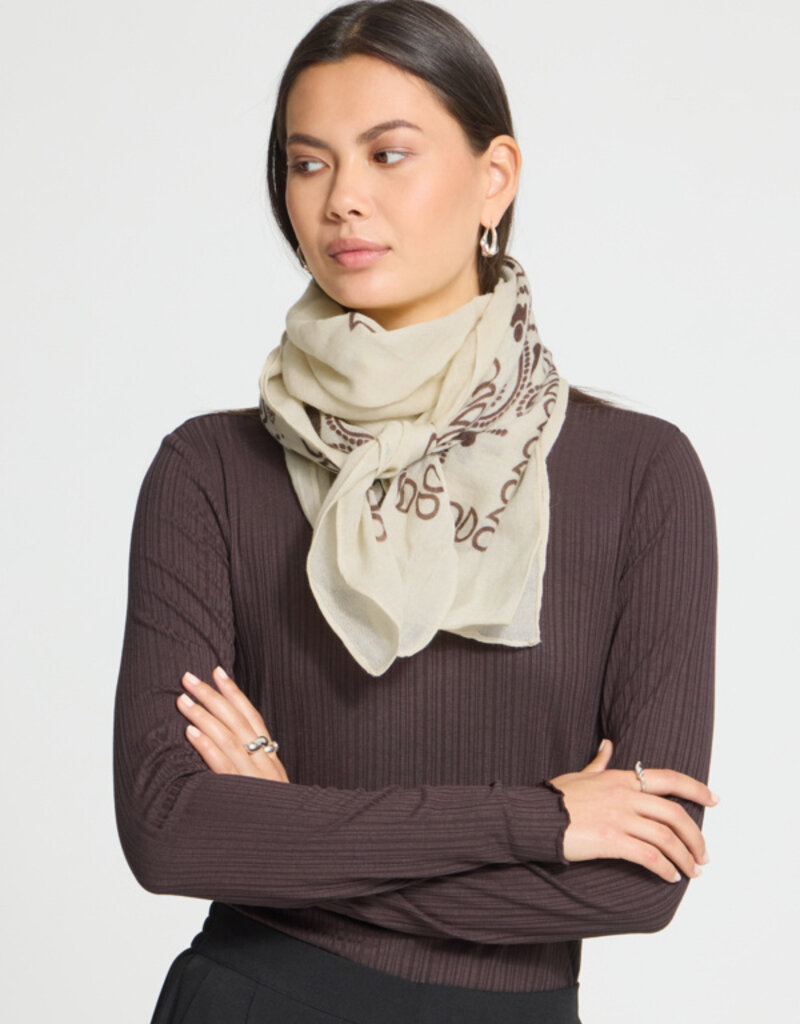 Ichi Ichi Mary scarf