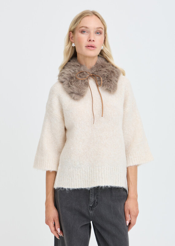 B.Young Vifaux scarf