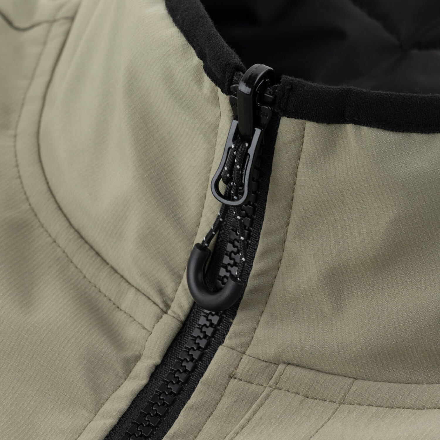 SOUVENIR - REVERSABLE VEST / MOSS BLACK - Industry Skate & Snow SOUVENIR - REVERSABLE VEST / MOSS BLACK - Industry Skate & Snow