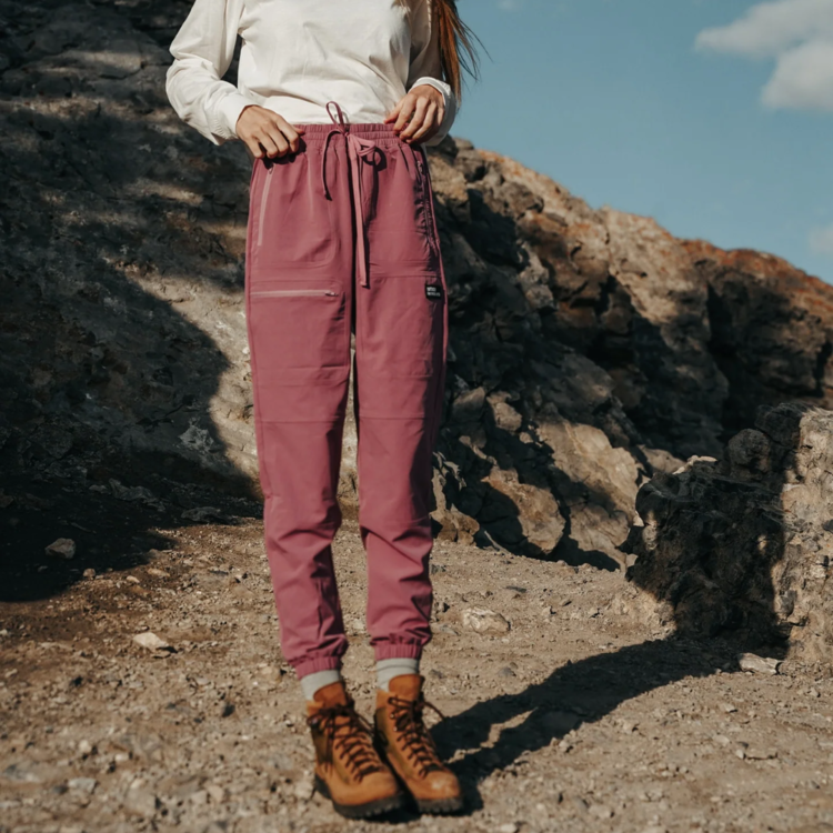 NOTICE THE RECKLESS NOTICE THE RECKLESS  Hiking Pants Burgundy