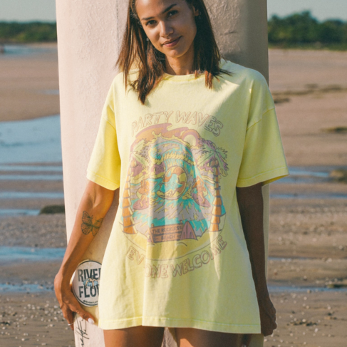 NOTICE THE RECKLESS NOTICE THE RECKLESS PARTY WAVE OVERSIZED TEE