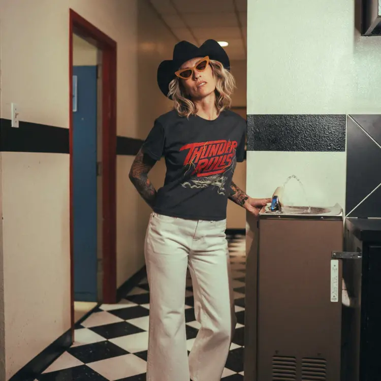 SENDERO SENDERO THUNDER ROLLS WOMEN'S CROP TEE VINTAGE BLACK