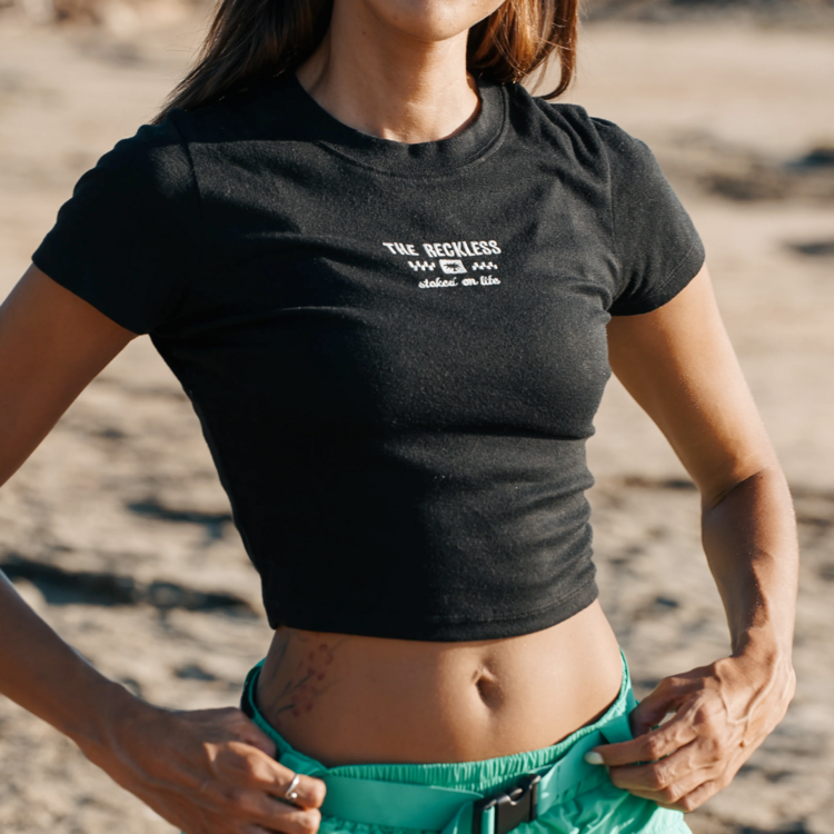 NOTICE THE RECKLESS NOTICE THE RECKLESS BASIC BLACK FITTED TEE