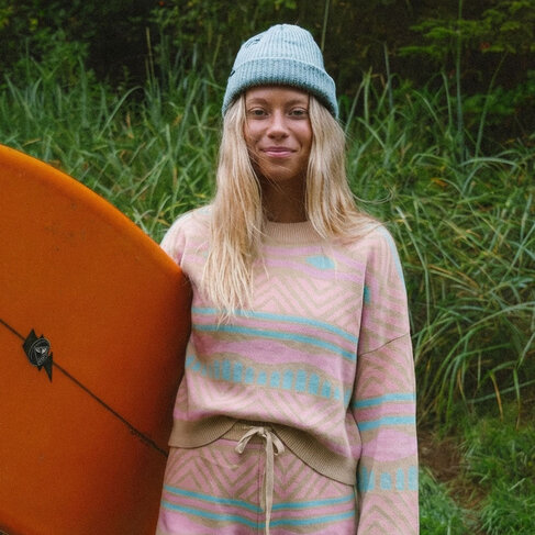 NOTICE THE RECKLESS NOTICE THE RECKLESS PARADISE ISLAND SET TOP