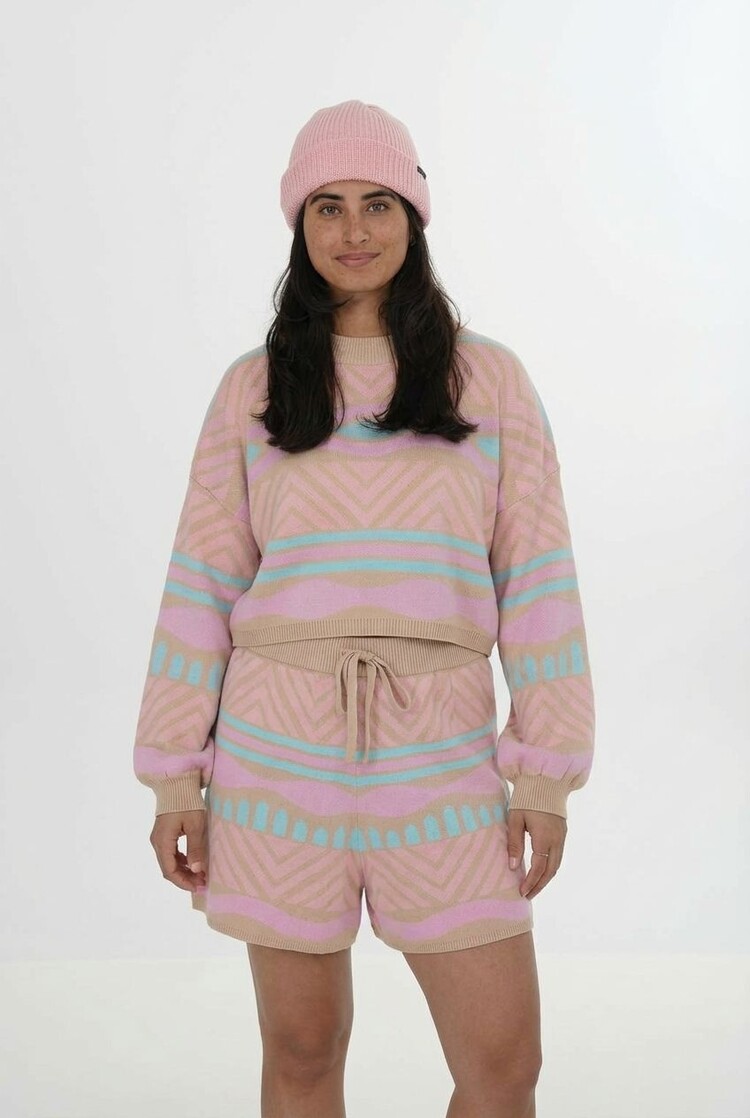 NOTICE THE RECKLESS NOTICE THE RECKLESS PARADISE ISLAND SET TOP