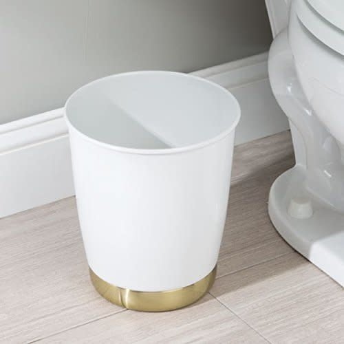 Poubelle blanche et or York par Interdesign Poubelle blanche et or York par Interdesign