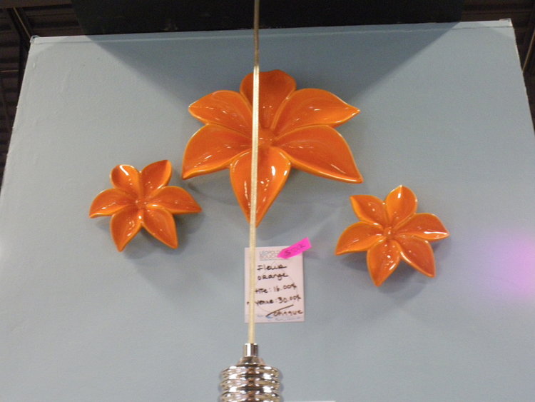 d- MOYENNE FLEUR PORCELAINE MURALE ORANGE