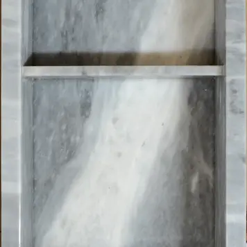 LIGANO NICHE EN MARBRE GRIS MOYEN AVEC VEINAGEINTENSE BLANC 14X21X4