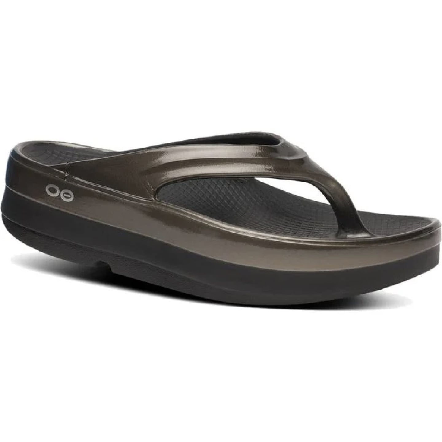 OOfos OOMega OOlala Sandal, Titanium Mirror
