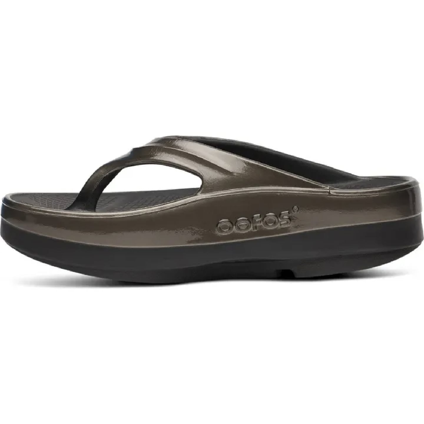 OOfos OOMega OOlala Sandal, Titanium Mirror