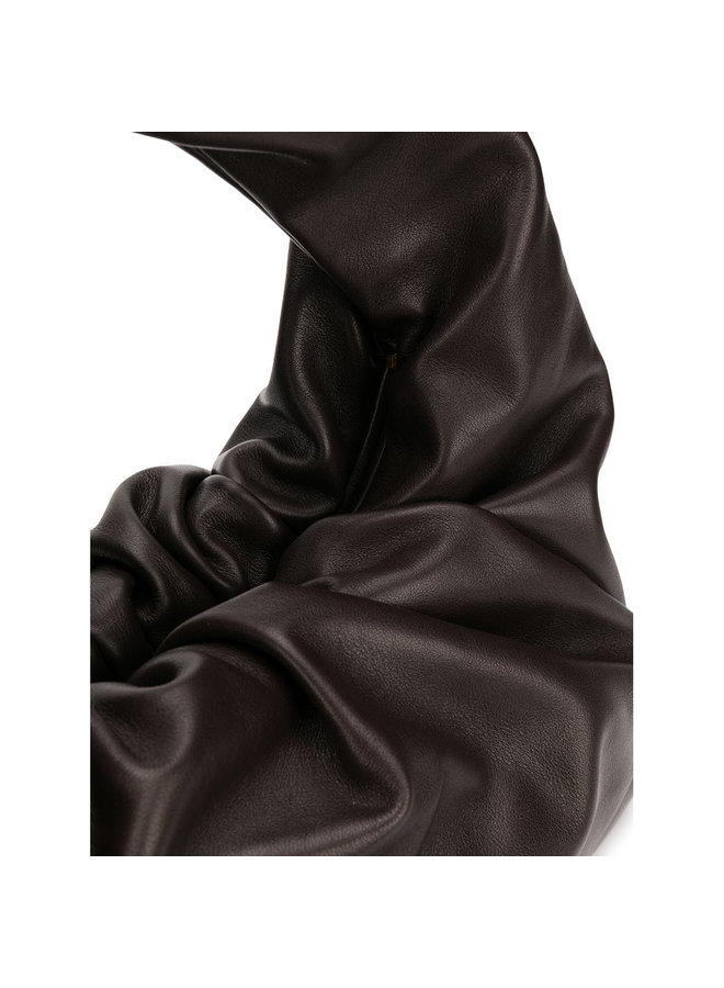 The Shoulder Pouch in Leather in Brown