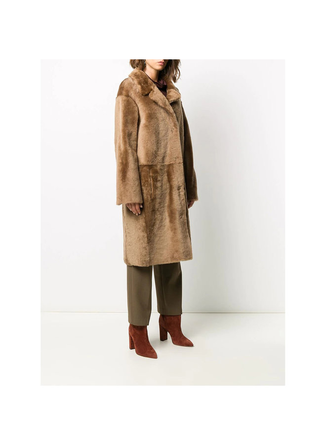 Long Coat in Textured Shearling in Wood