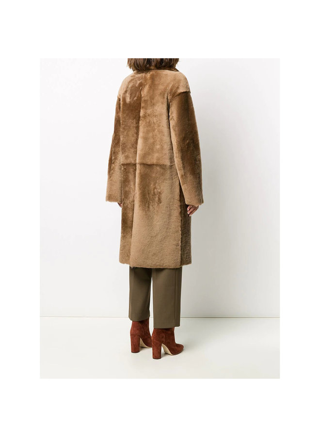 Long Coat in Textured Shearling in Wood