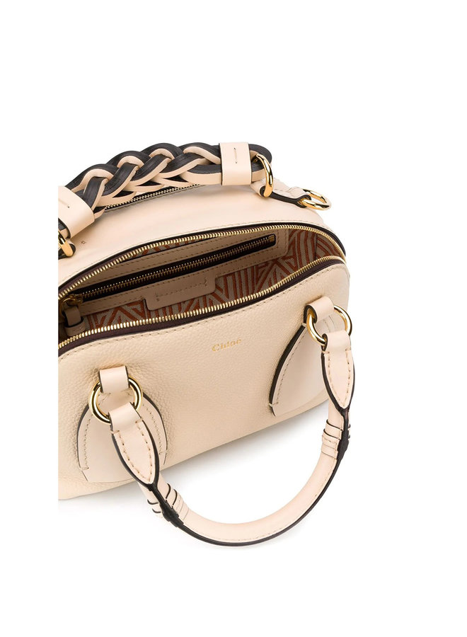Daria Small Tote Bag in Leather in Sweet Beige