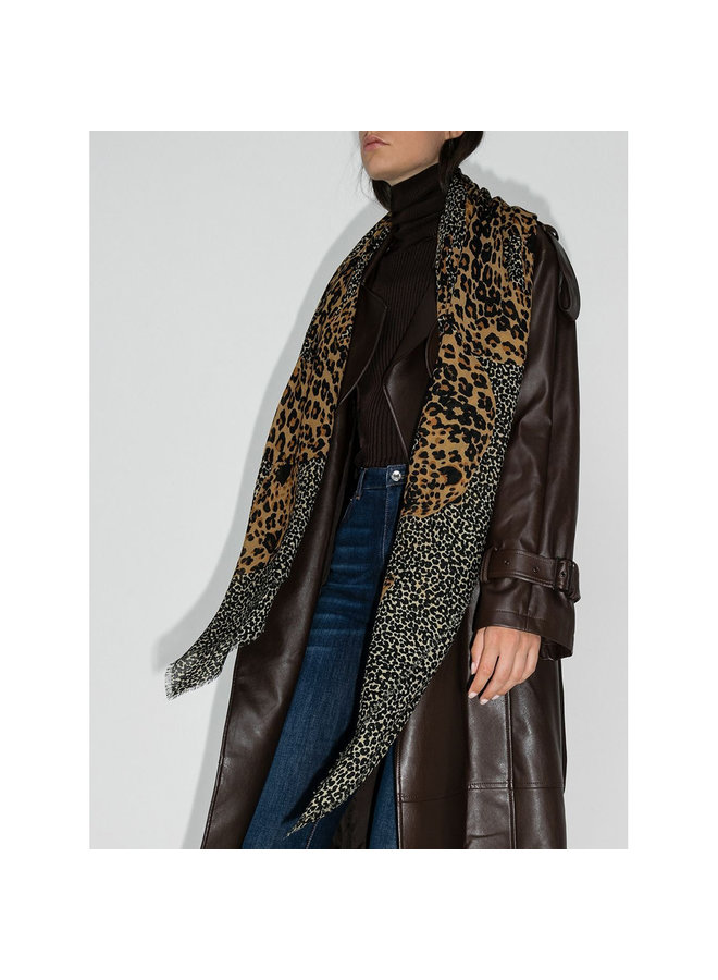 Leopard Printed Scarf in Wool in Beige/Black