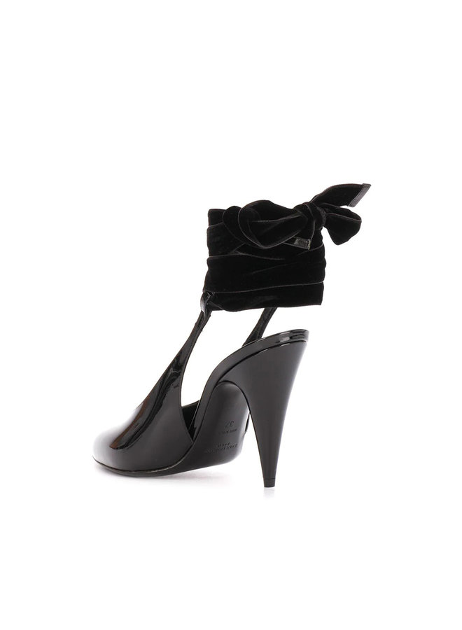 High Heel Wraparound Tie Pumps in Patent Leather in Black