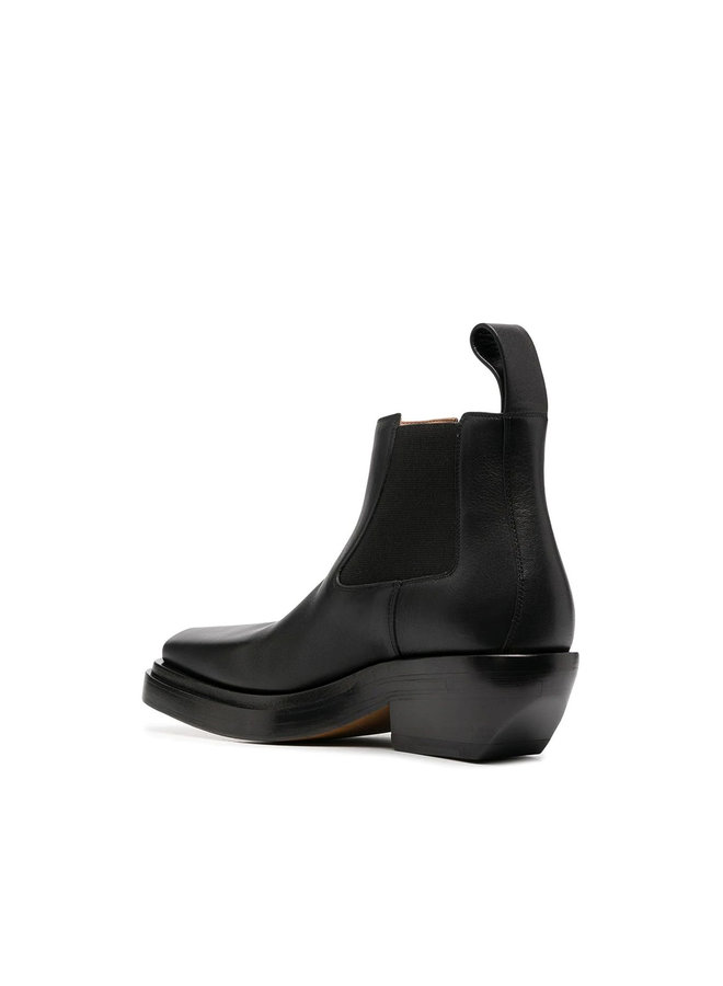 Lean Low Heel Ankle Boots in Leather in Black