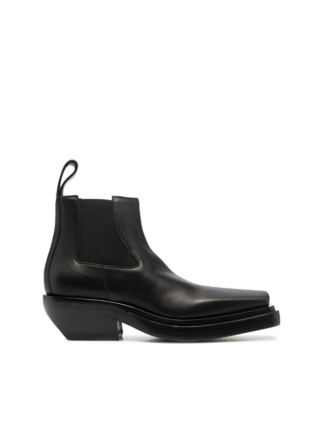 Lean Low Heel Ankle Boots in Leather in Black