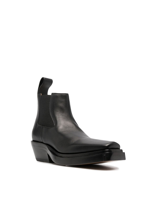 Lean Low Heel Ankle Boots in Leather in Black