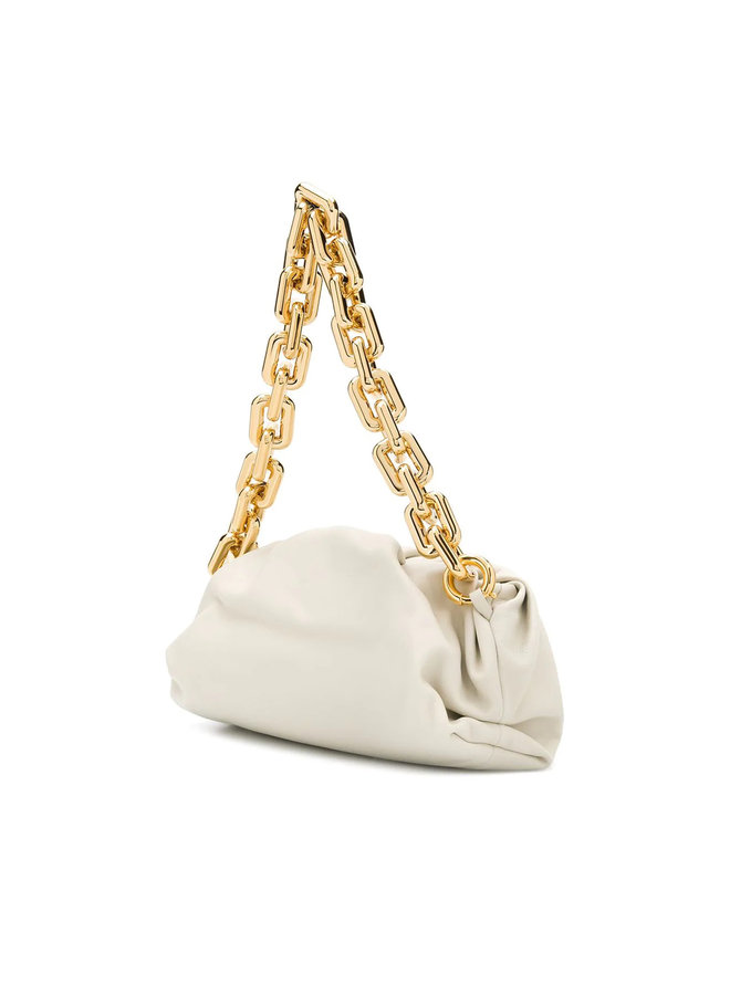 The Chain Pouch Shoulder Bag in Leather in Plaster/Gold