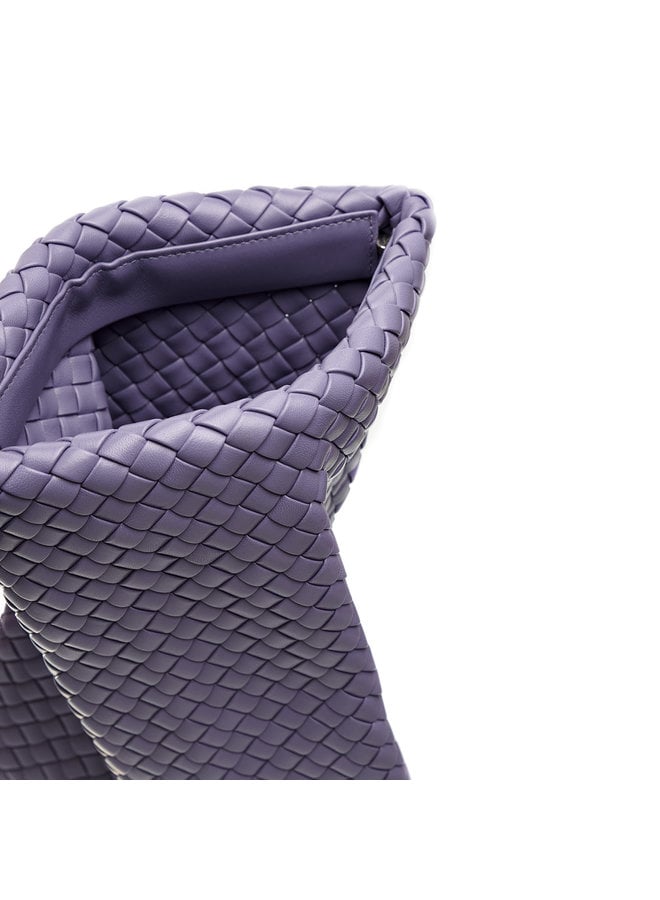 The Crisscross Intrecciato Clutch Bag in Leather in Lavender