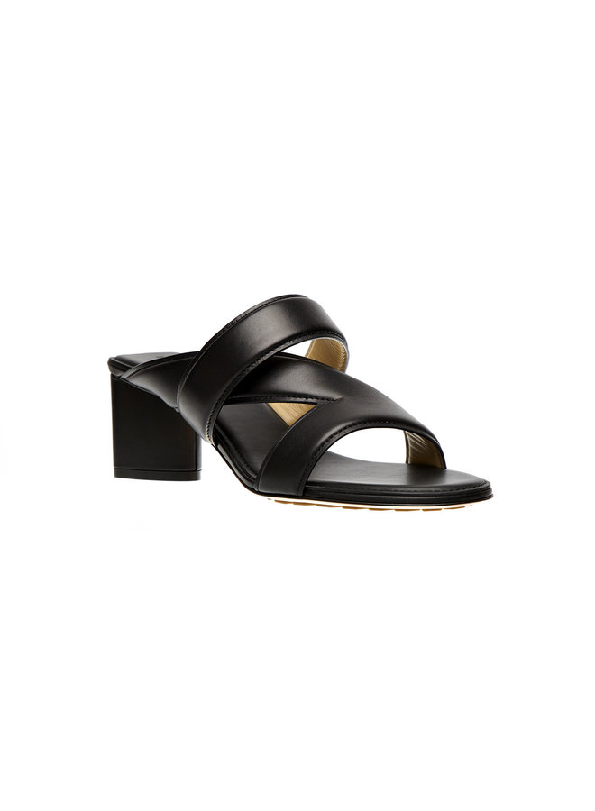 Low Heel Mule in Leather in Black