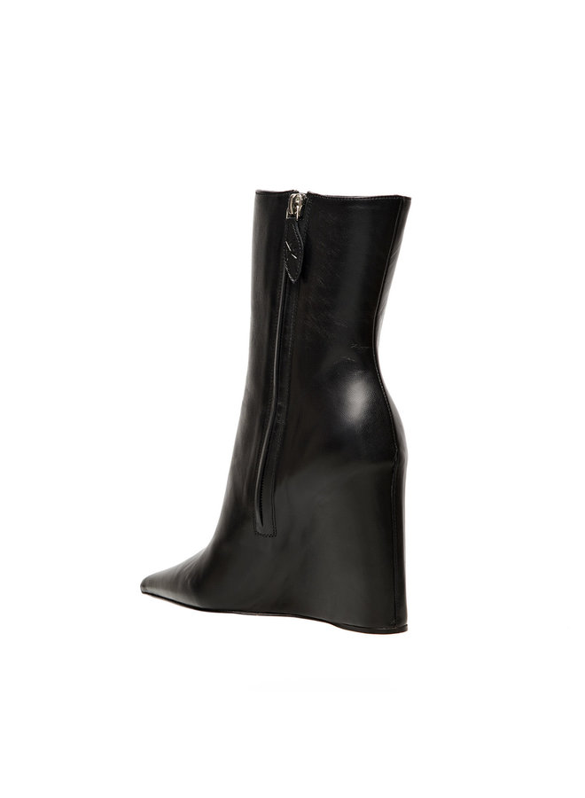 Pernille Wedge Ankle Boot in Leather in Black