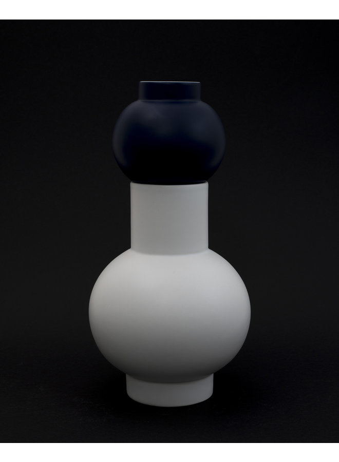Nicholai Wiig-Hansen Strøm XL Vase in Vaporous Grey