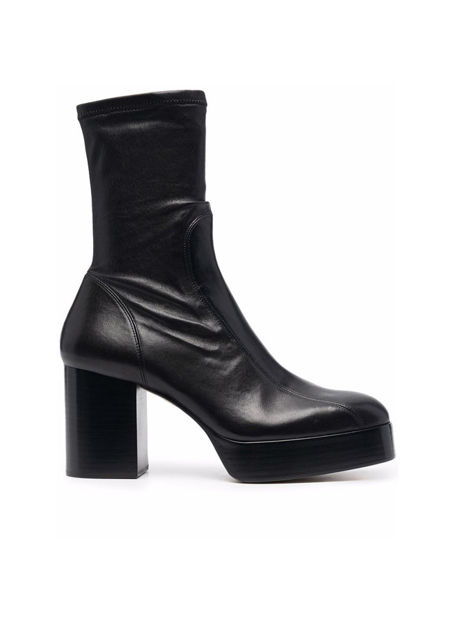 Izzie High Heel Boots in Black