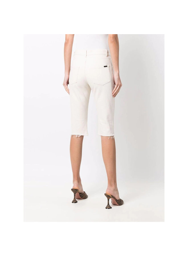 Mid Rise Knee-Length Shorts in White